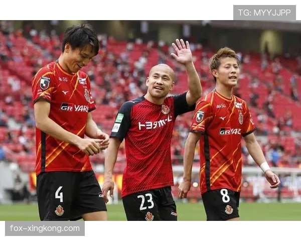 鹿岛鹿角近期赛场表现稳定，中场组织调度能力有所提升